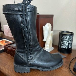 Harley Davidson women’s ridding boots, worn once, size 9 super cute!
